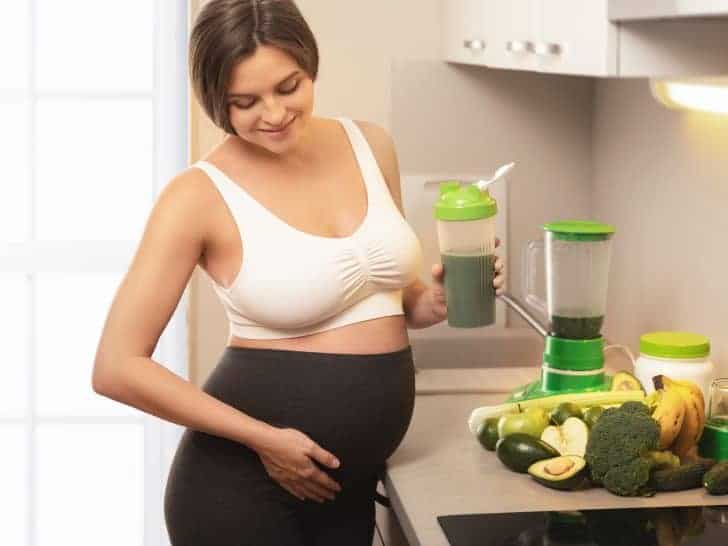 Read more about the article Kann ich während der Schwangerschaft Mahlzeitenersatz-Shakes einnehmen?