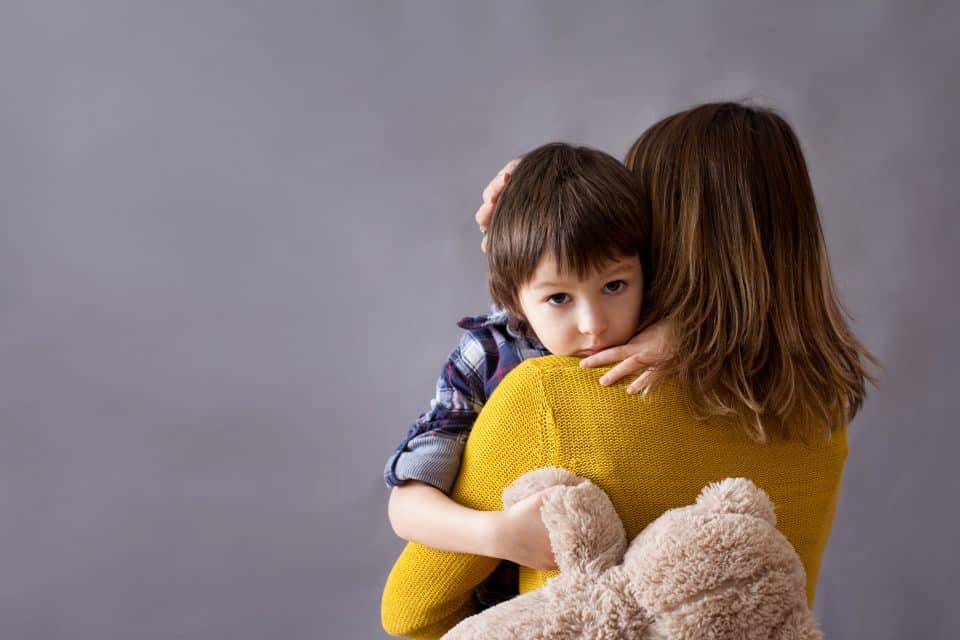 Read more about the article Wie kann man seinem Kind helfen, das von seinem Vater manipuliert wird?